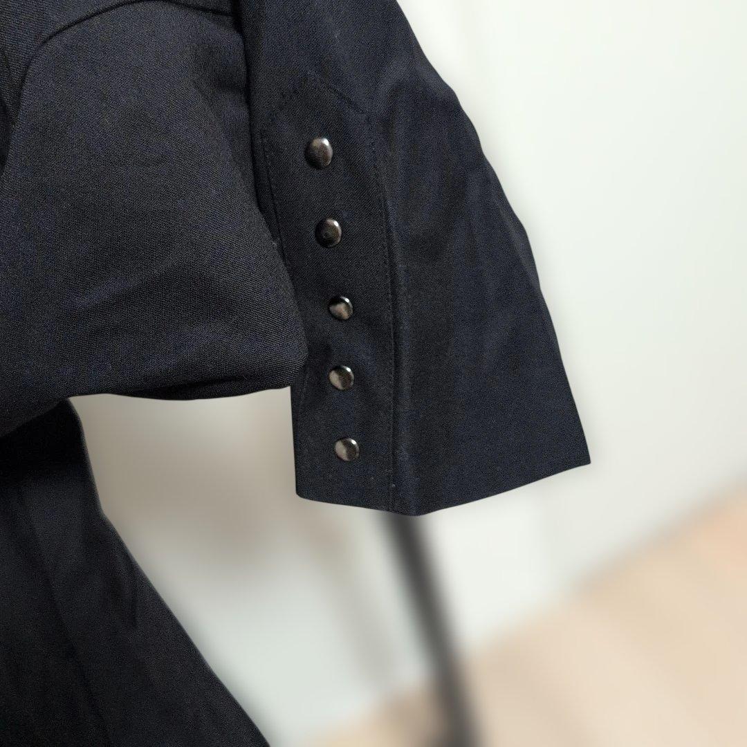 ボディライン　ゴシック　３連チェーン付き　燕尾　ジャケット　黒