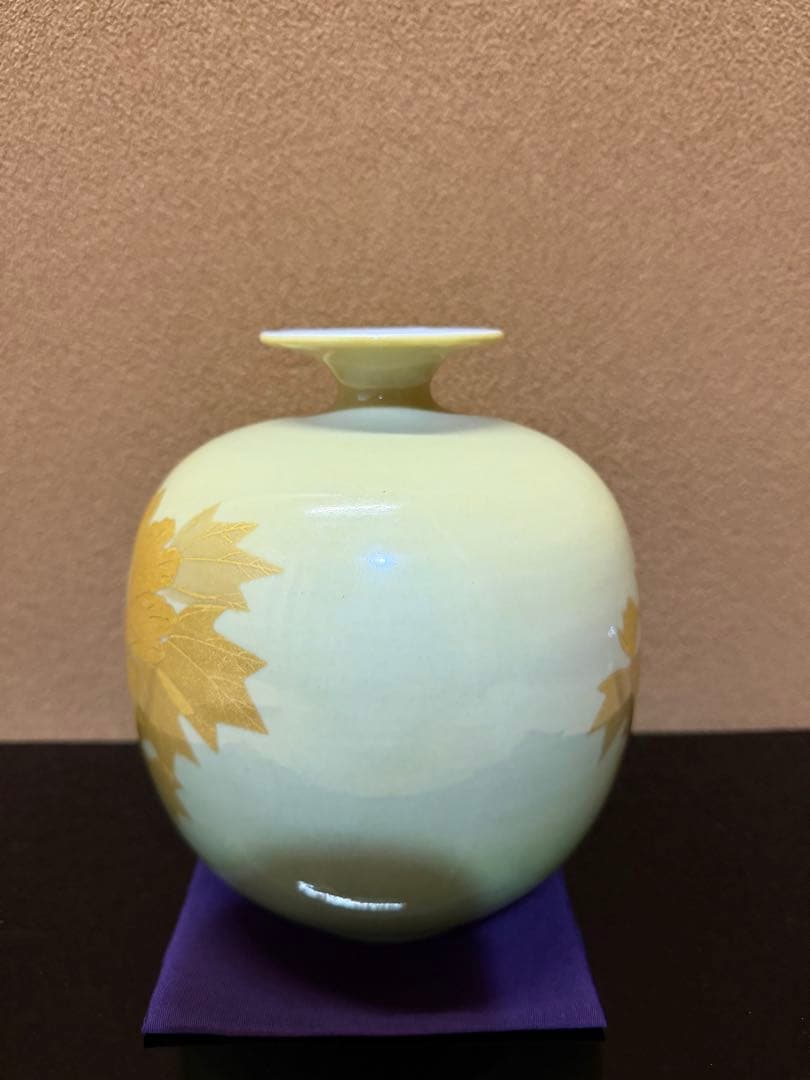 人間国宝　吉田美統　釉裏金彩　芙蓉文　花瓶　九谷焼