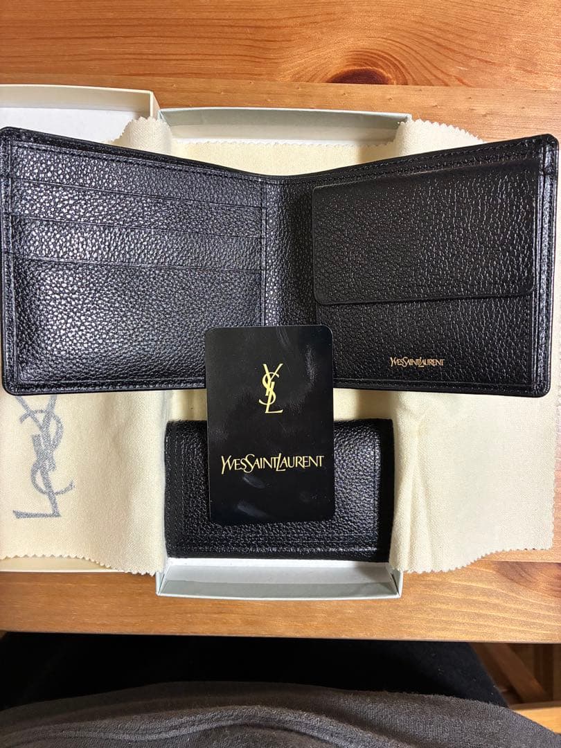 Yves Saint Laurent ブラック二つ折り財布&キーケース