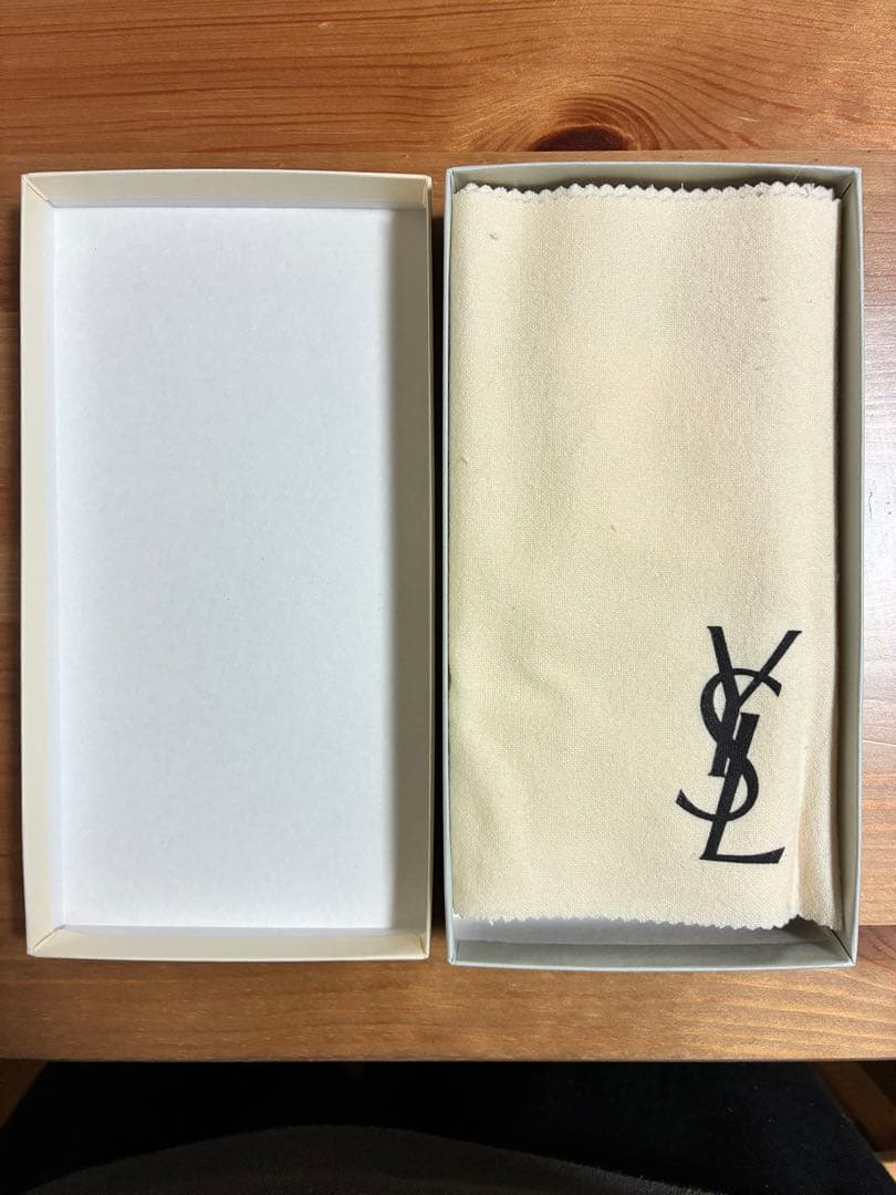 Yves Saint Laurent ブラック二つ折り財布&キーケース