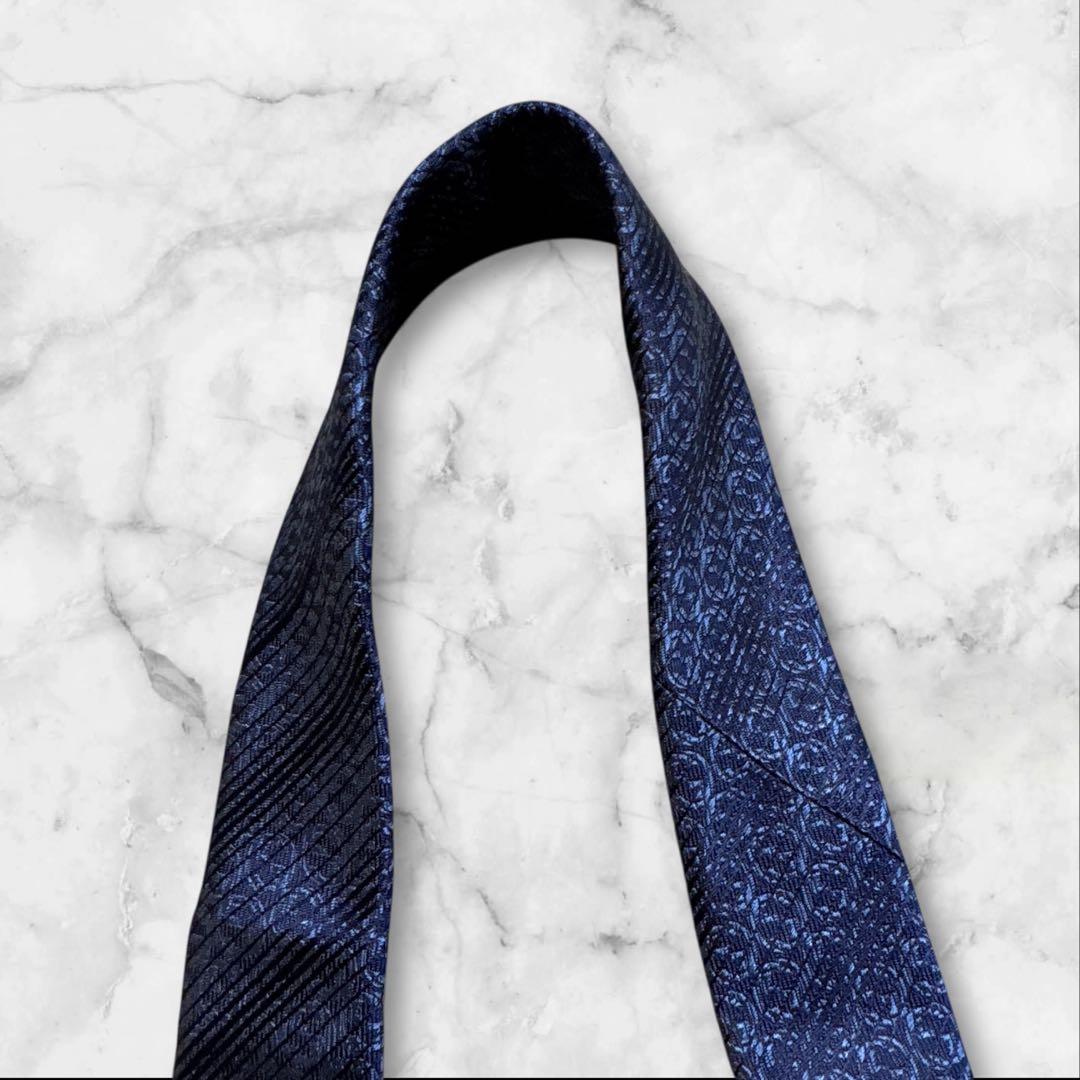 【タグ付き】GUCCI ネイビー インターロッキング ネクタイ　レジメンタル