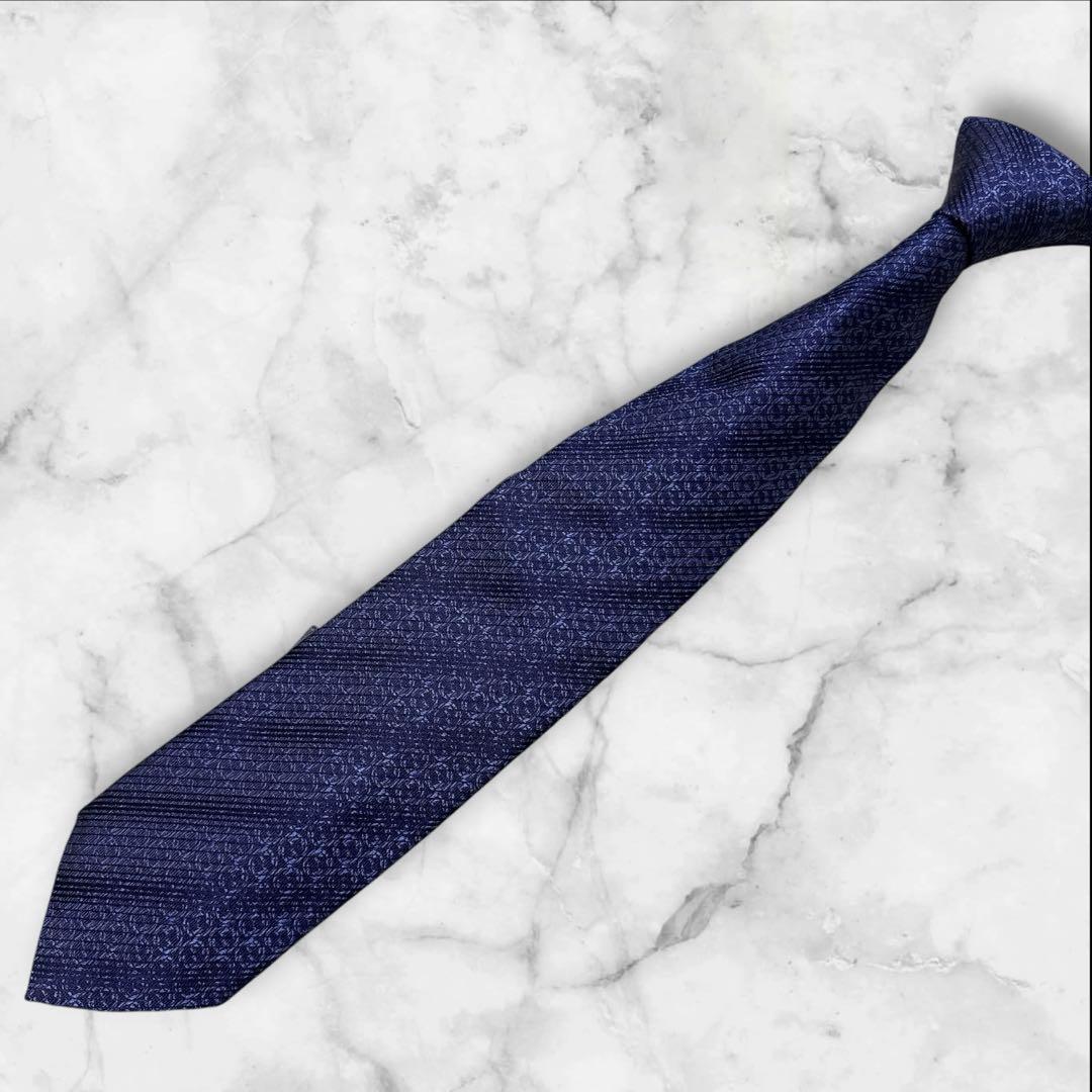 【タグ付き】GUCCI ネイビー インターロッキング ネクタイ　レジメンタル