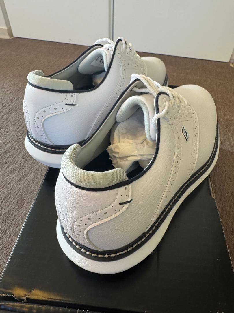 【新品】FJ トラディションズ スパイクレス ゴルフシューズ 25cm