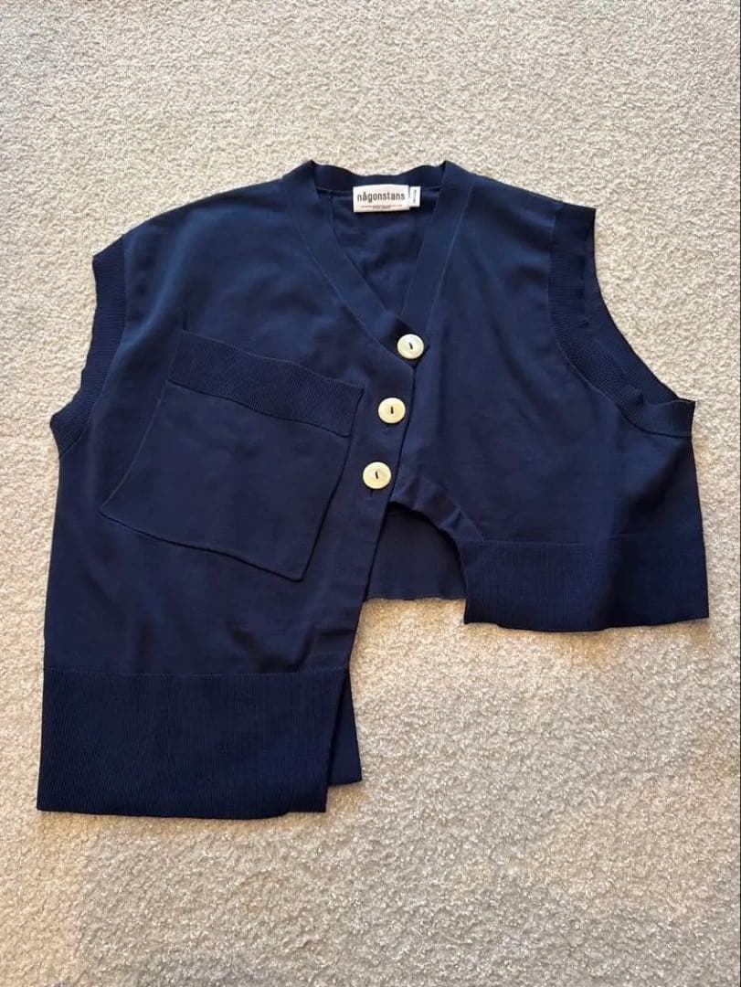 ナゴンスタンス　nagonstans ベスト