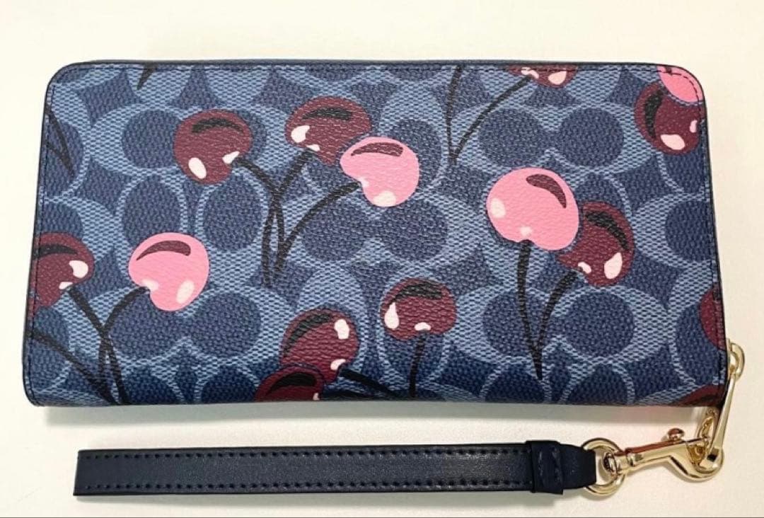 COACH チェリー柄 長財布 CZ328