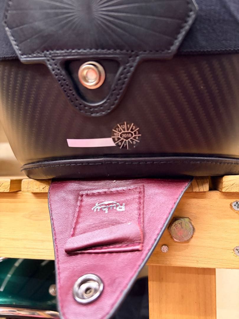 Ruby フルフェイスヘルメット (装飾品)カーボンファイバー