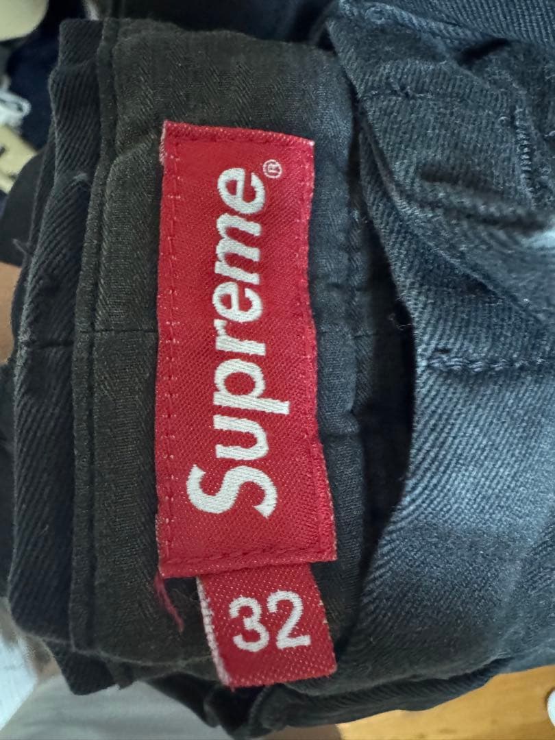 Supreme ブラック チノパン