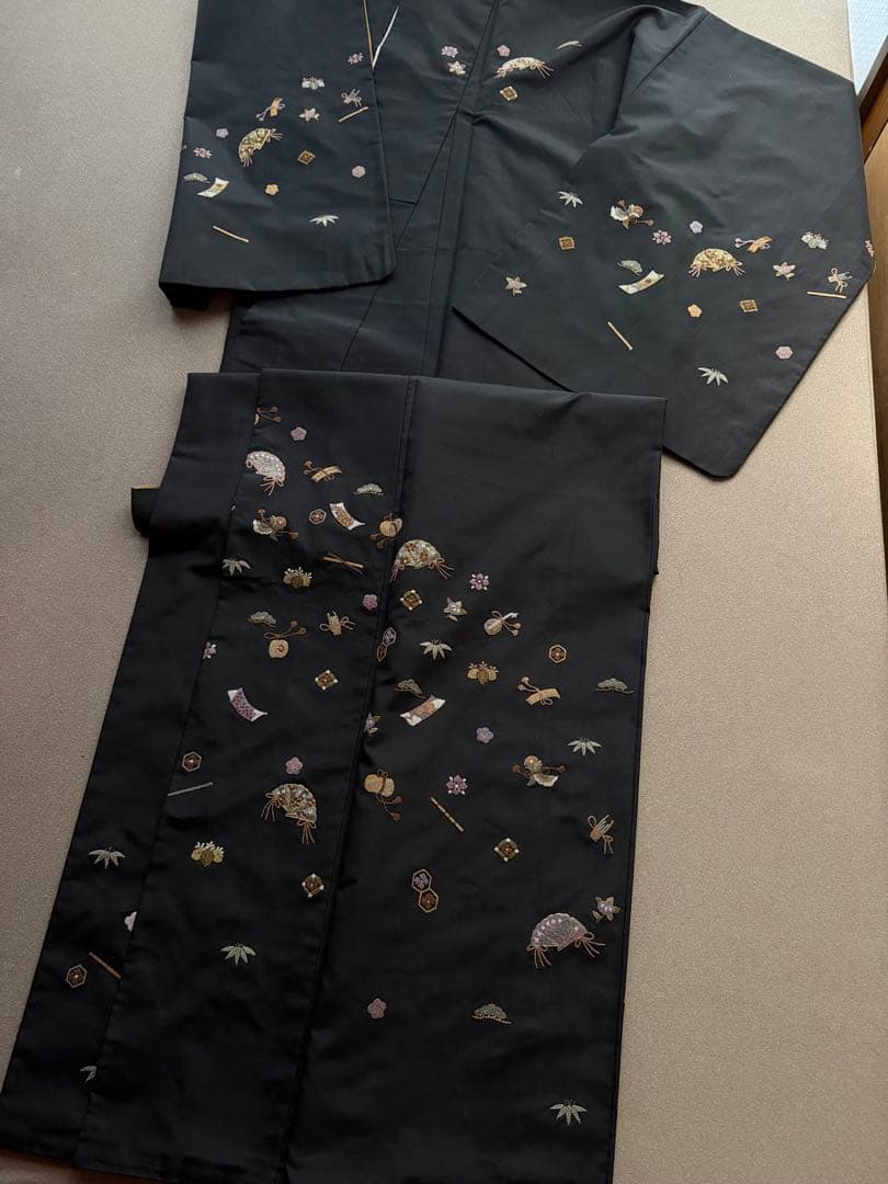 付下げ　相良刺繍　宝尽くし