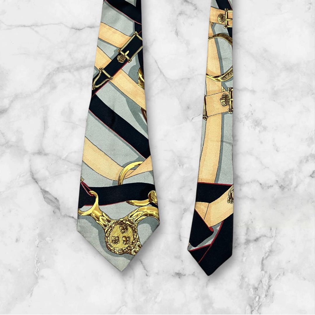 HERMES エルメス　ネクタイ　スカーフ柄