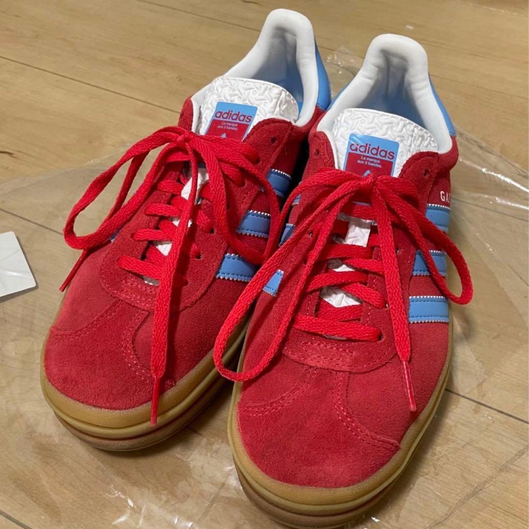 靴 adidas Gazelle Bold