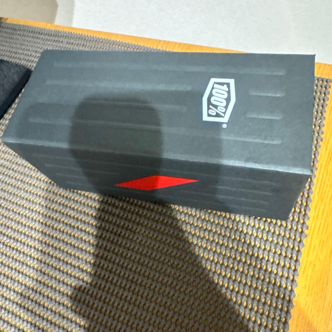 100% スポーツサングラス ホワイト/レッド