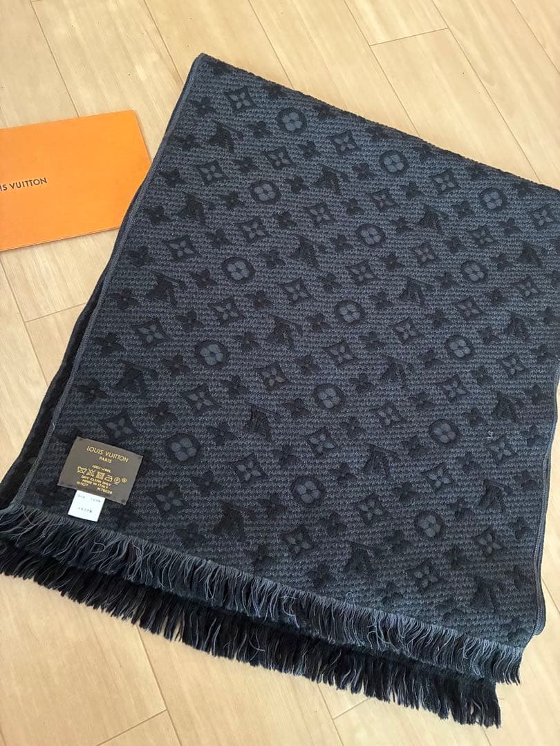 ルイヴィトン　エシャルプ・モノグラム クラシック M70520 ウールマフラー