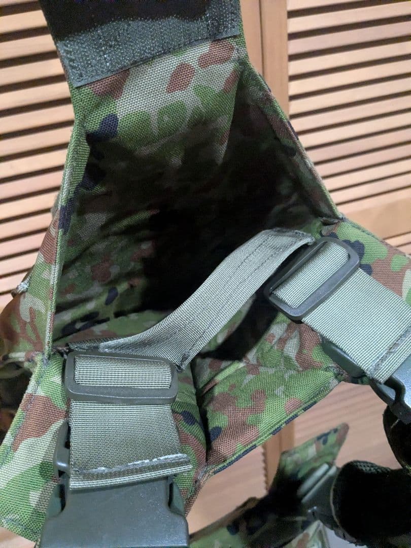 陸自迷彩　ストライカーベスト　プレートキャリア