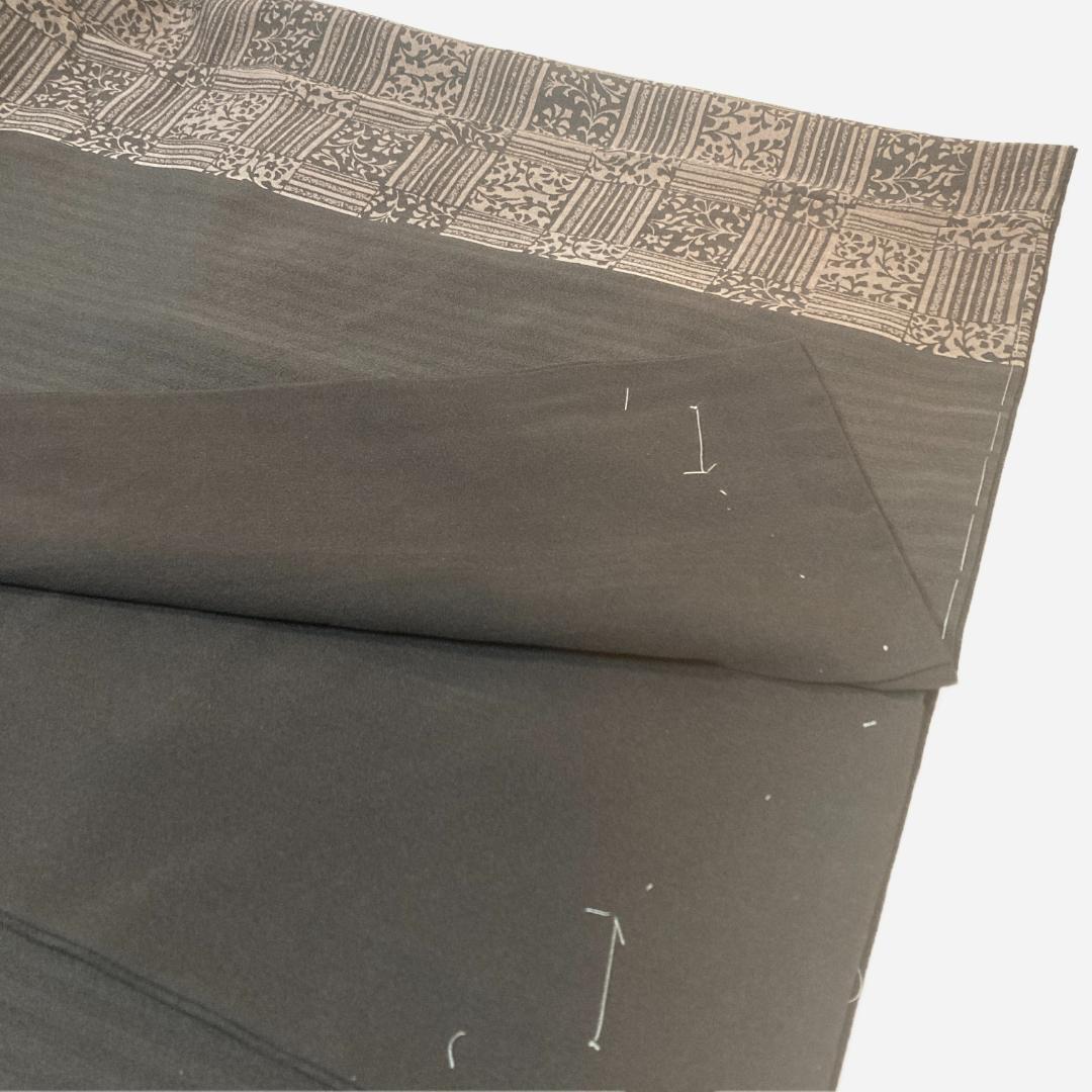 小紋　こげ茶色　裄69　身丈166.5　袷　正絹　着物