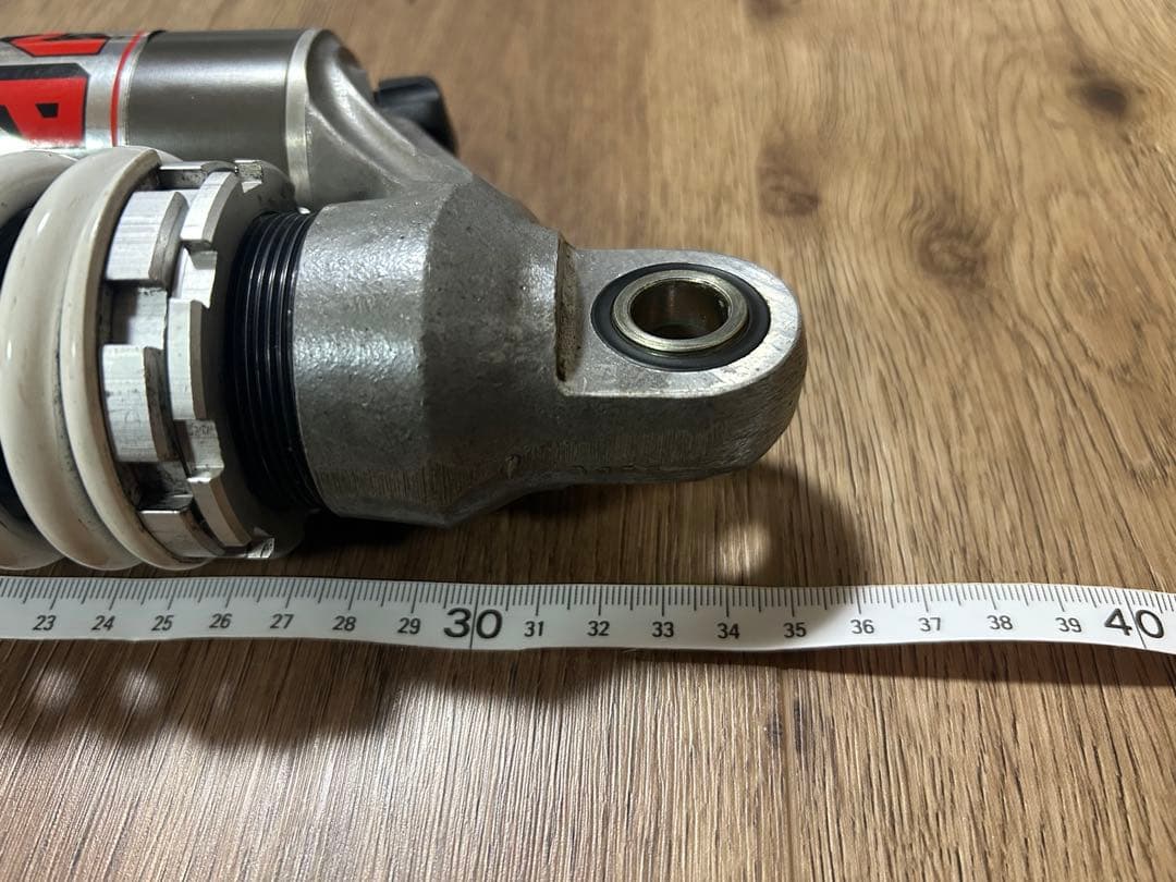 D*n様 WPサスペンション　ホワイトパワー　リアサスペンション　Vmaxから取