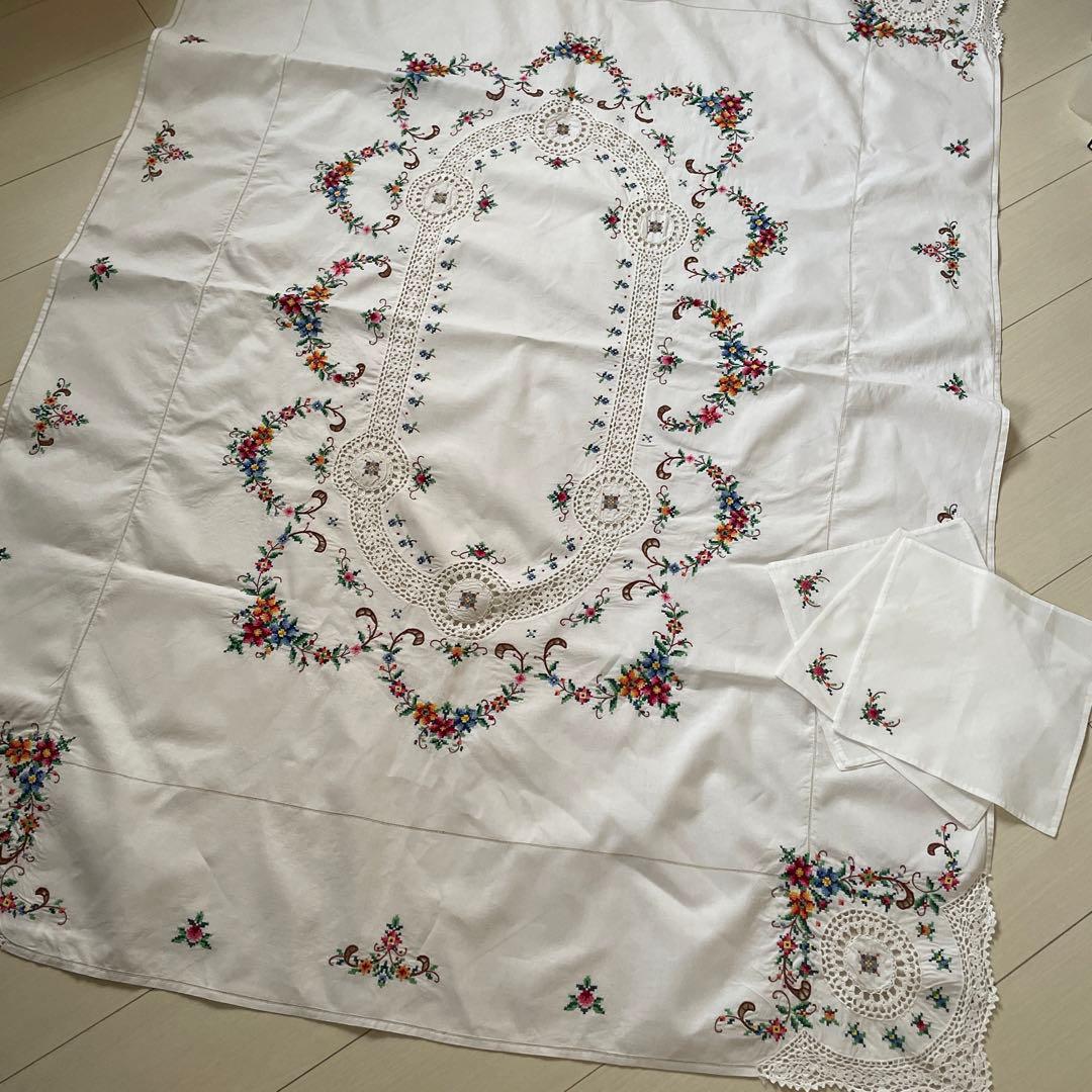 花柄刺繍 大判テーブルクロス
