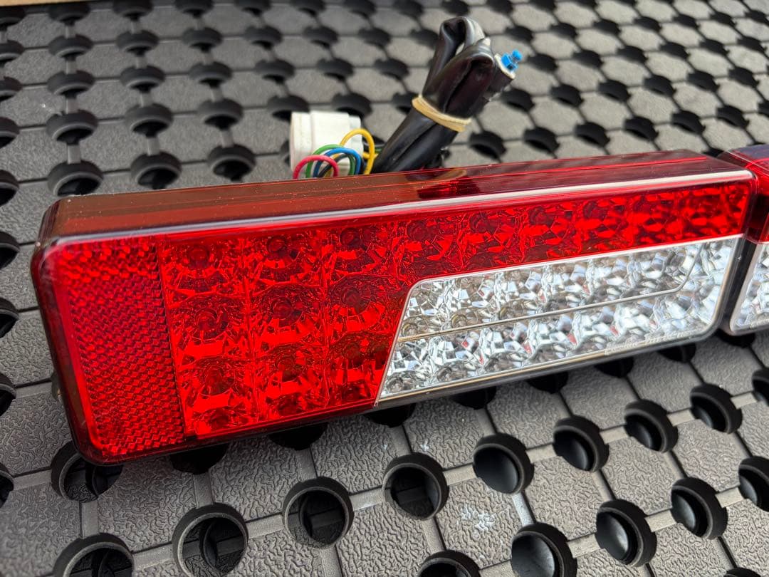 da17v da17w エブリイ　プラスライン　シーケンシャルLEDテール