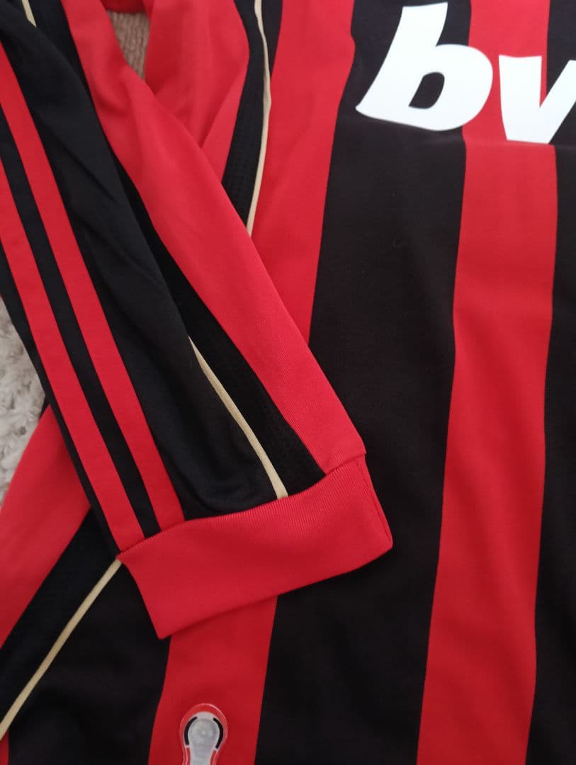 ACミラン#10 adidas シャツ 赤黒 ストライプ Mサイズ 新品 長袖