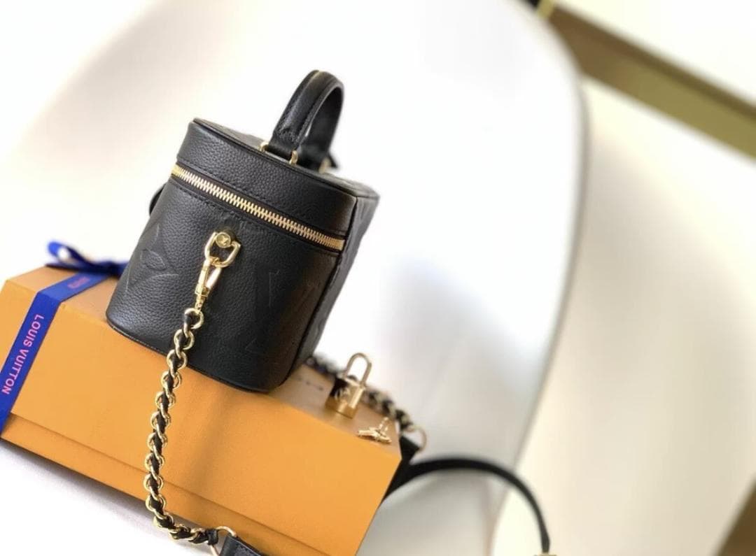 【美品・稀少】M45600状態良好な中古 ハンドヘルド化粧バッグ