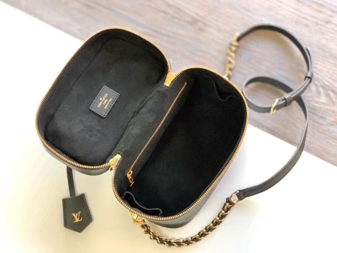 【美品・稀少】M45600状態良好な中古 ハンドヘルド化粧バッグ