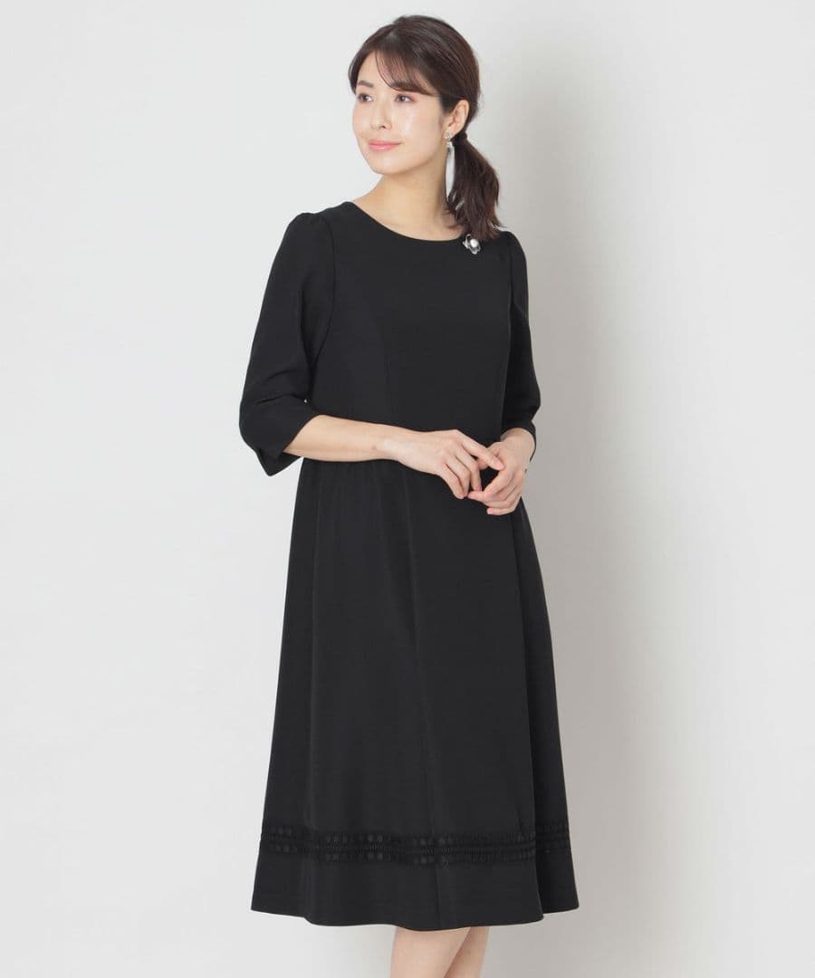 新品69,300円トゥービーシック刺繍レースワンピース 50サイズローズティアラ