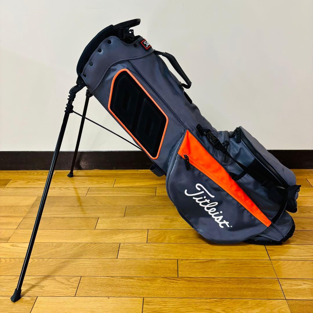 【ほぼ未使用品】タイトリスト キャディバッグ スタンド式送料込み　4分割