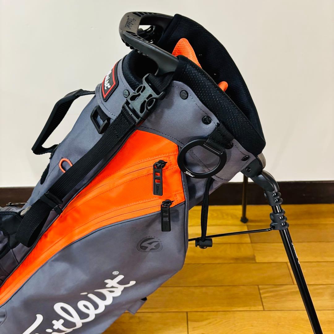 【ほぼ未使用品】タイトリスト キャディバッグ スタンド式送料込み　4分割