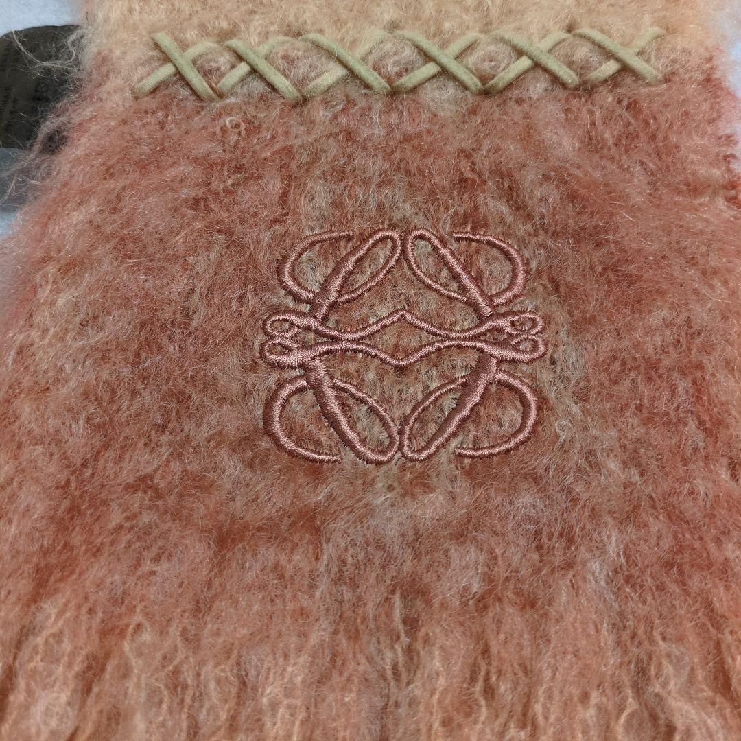 LOEWEピンクグラデーションマフラー