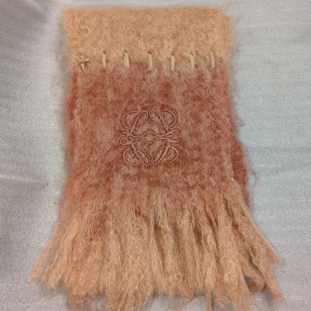 LOEWEピンクグラデーションマフラー