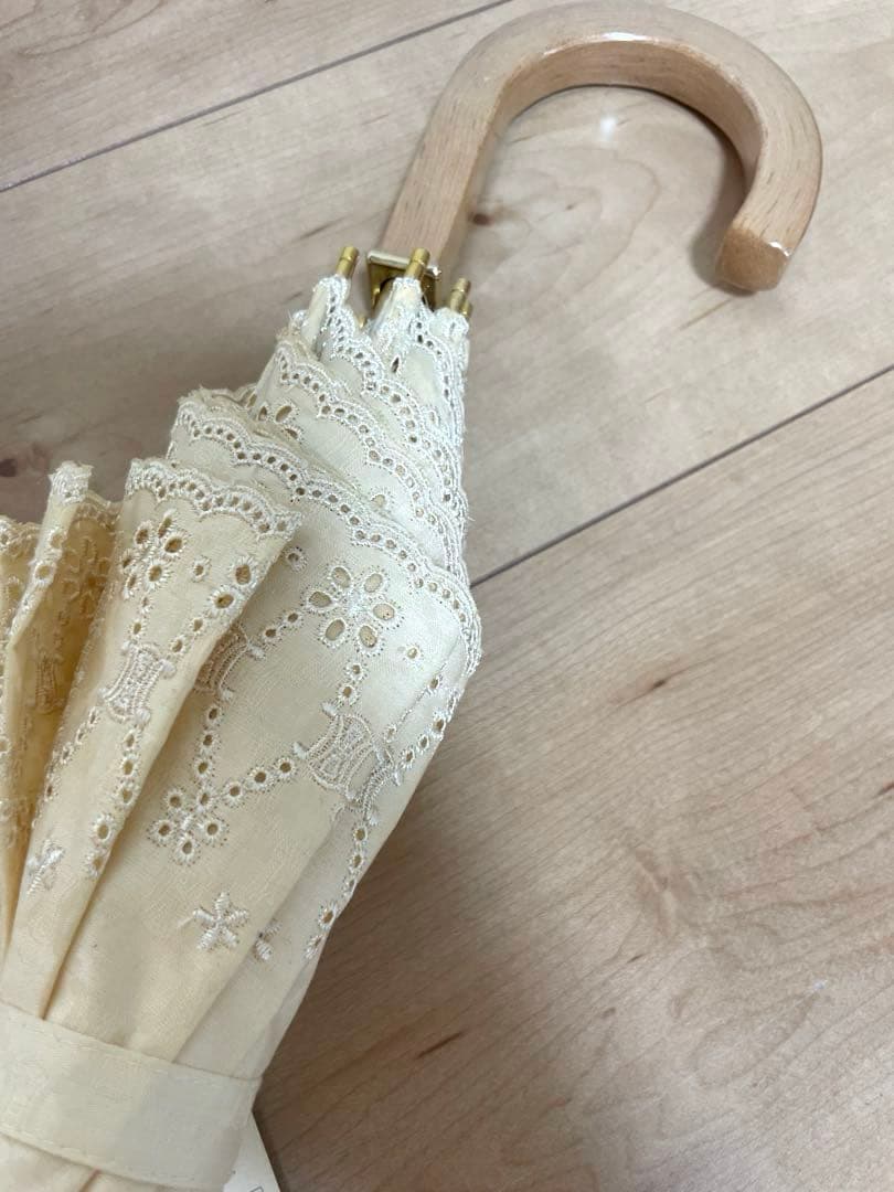 CELINE セリーヌ新品未使用　アイボリー日傘　レース装飾