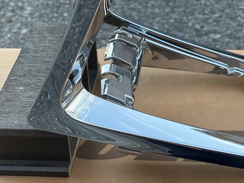 ラス１ 美品 ワイズギア 4D9 マジェスティ メッキインナーパネル SG20J