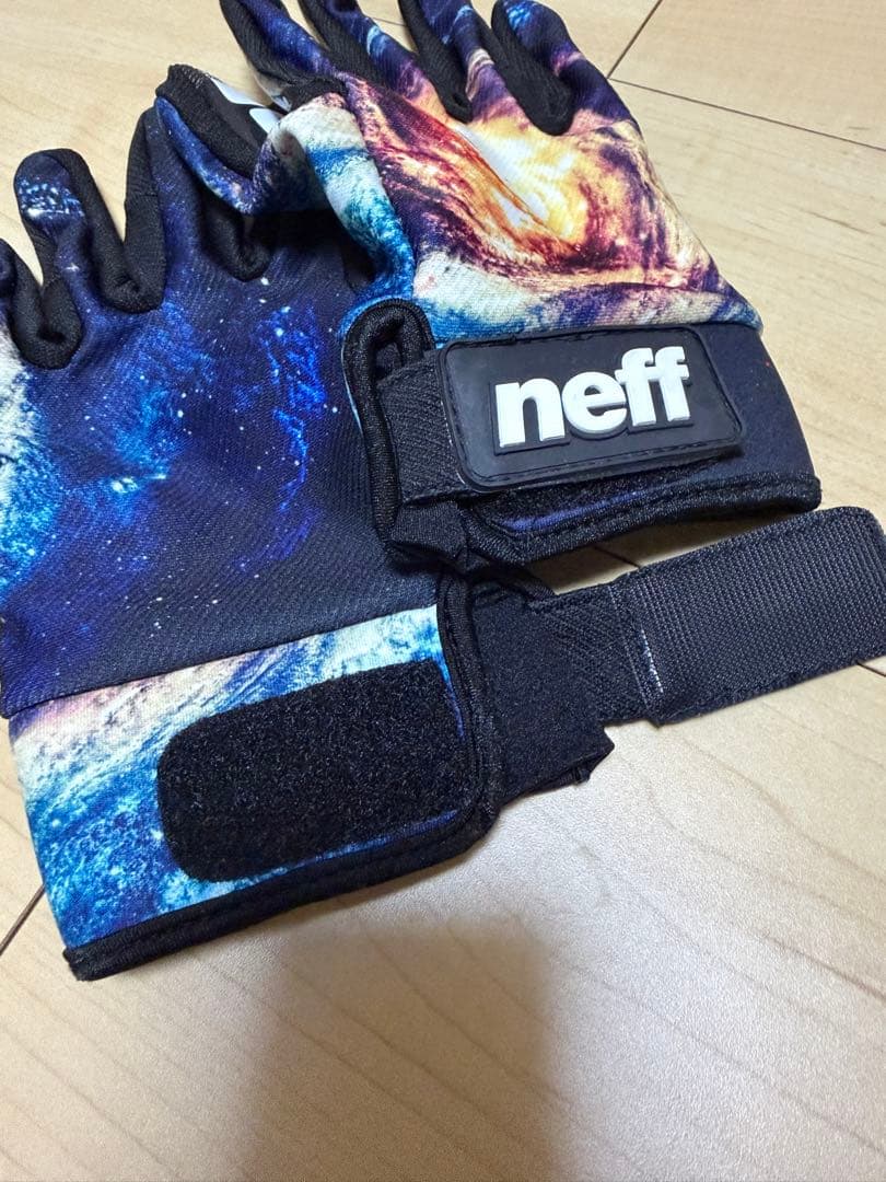 neff 宇宙柄 スノーボードグローブ
