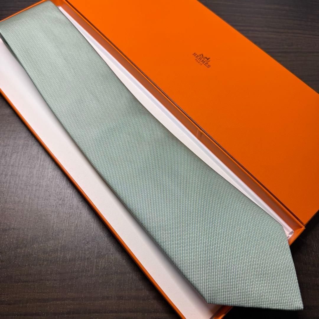 極美品 HERMES エルメス セージグリーン ソリッドタイ ネクタイ シルク