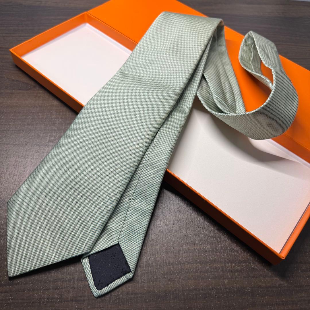 極美品 HERMES エルメス セージグリーン ソリッドタイ ネクタイ シルク