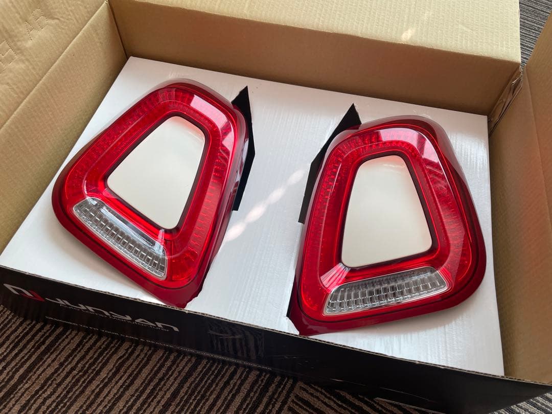 さ*ら様 アバルト ABARTH 595 純正 テールレンズ