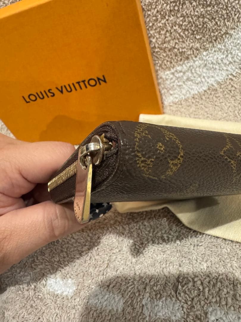 LOUIS VUITTON モノグラム ケース