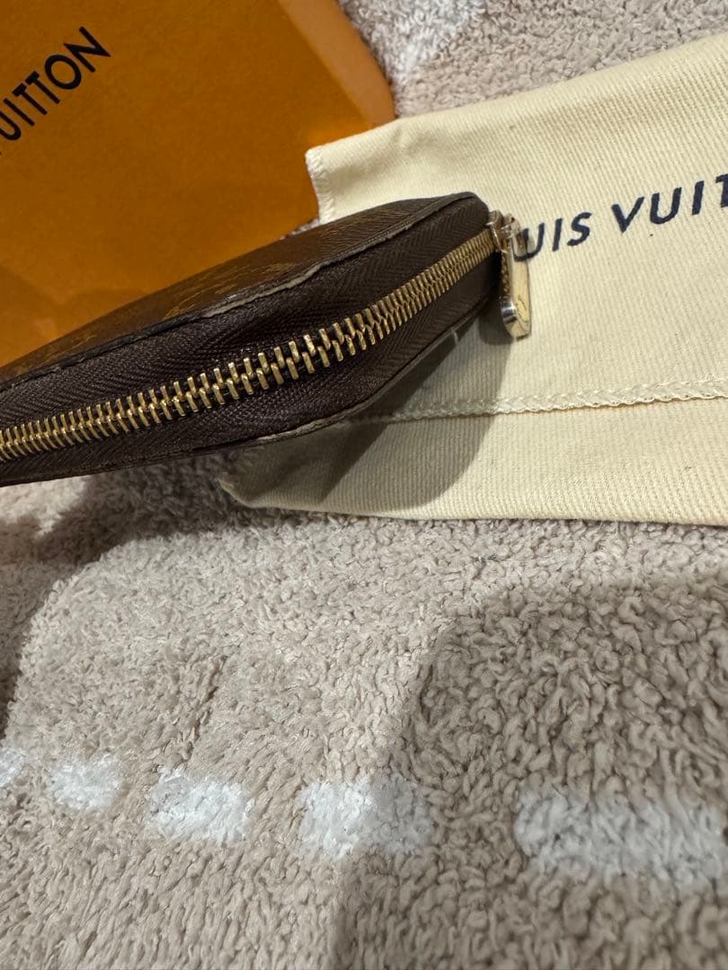 LOUIS VUITTON モノグラム ケース