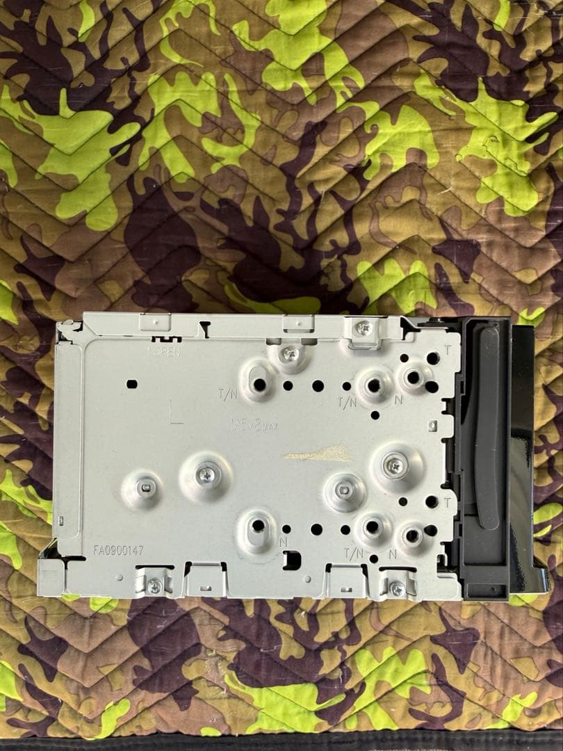 最安値　美品 Strada CN-HE01D