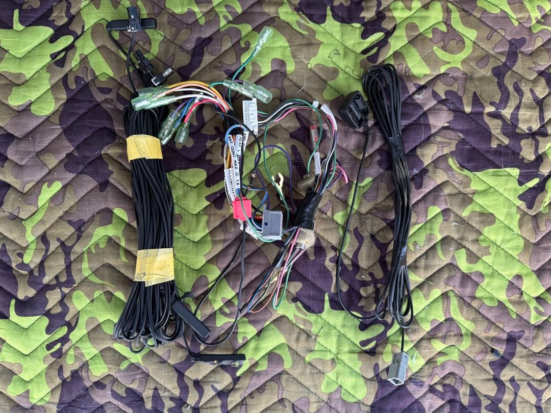 最安値　美品 Strada CN-HE01D