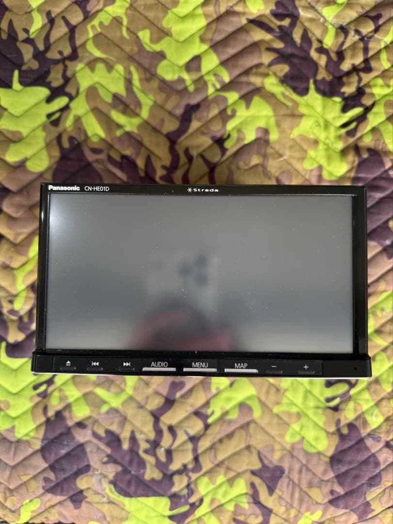 最安値　美品 Strada CN-HE01D