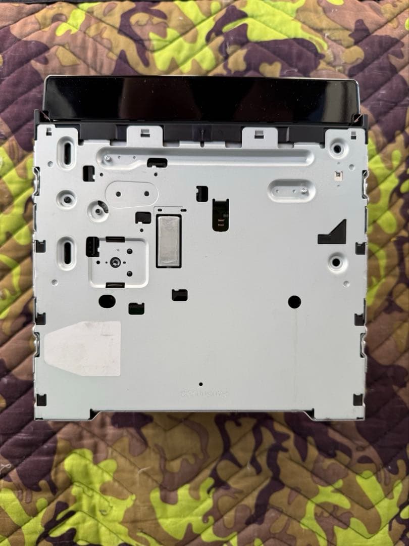 最安値　美品 Strada CN-HE01D