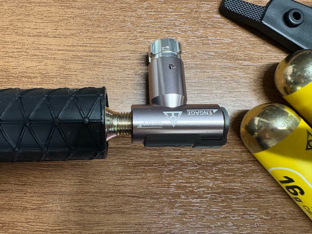 Topeak 携帯ポンプ 16g CO2カートリッジ付き