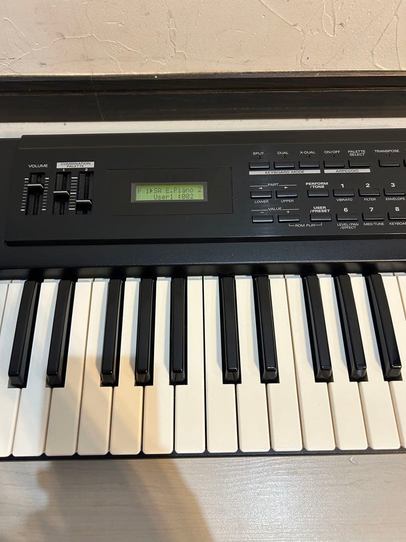 【美品】ローランド シンセサイザー XP-10