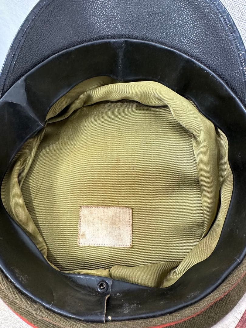 軍帽 赤と緑 星バッジ付き 帽子ケース付き