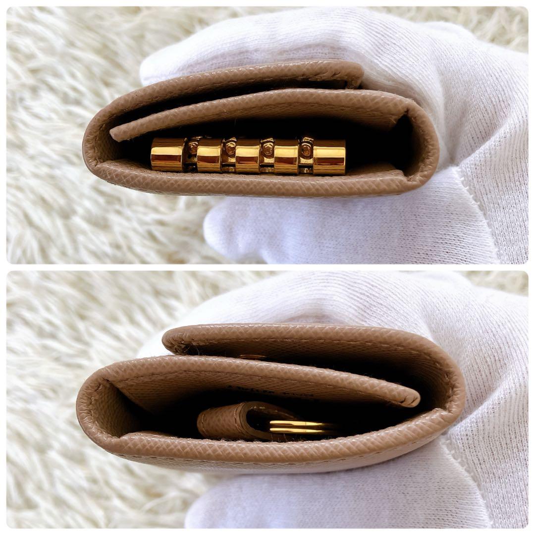 美品✨ギャランティ箱付 プラダ サフィアーノ キーリング付4連キーケースベージュ