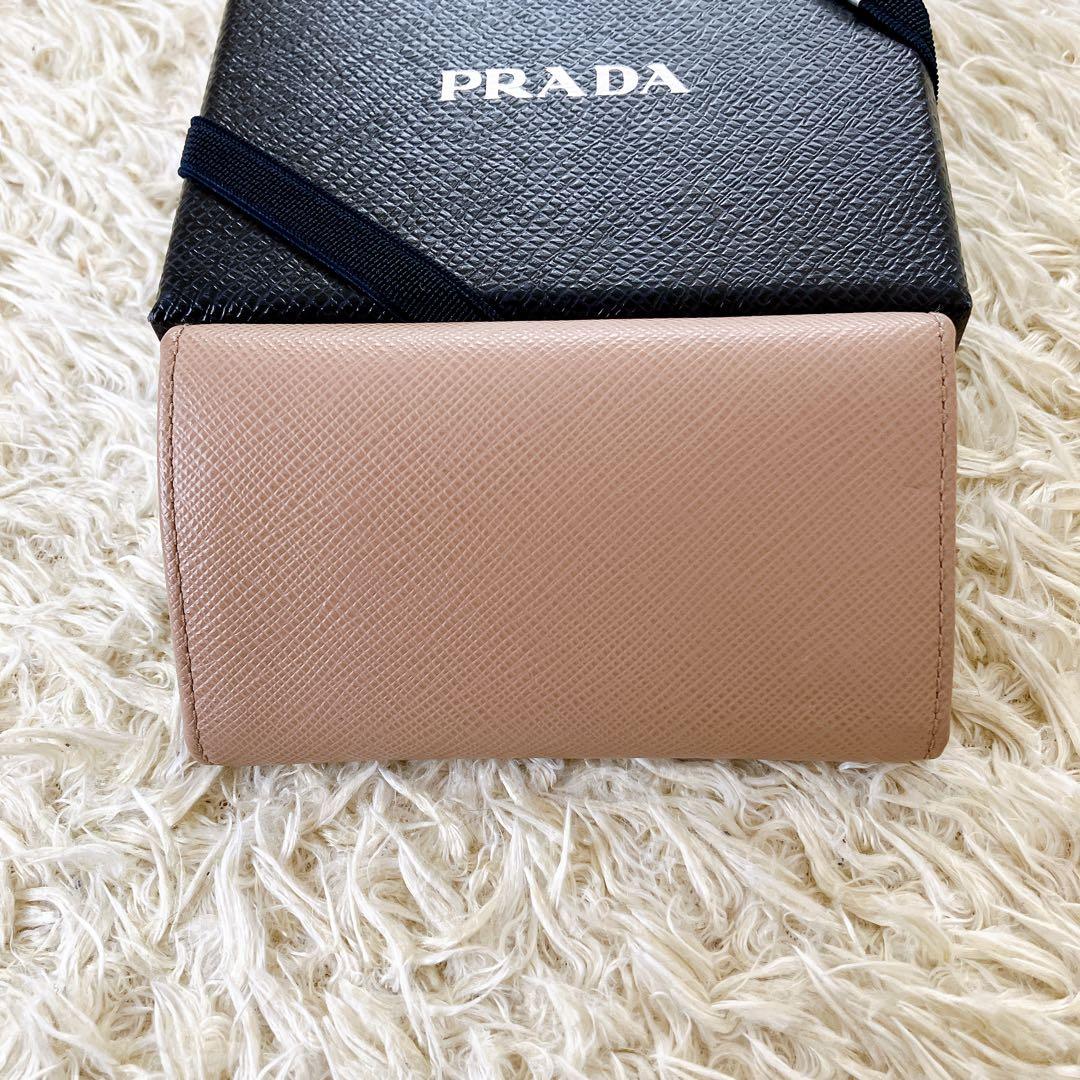 美品✨ギャランティ箱付 プラダ サフィアーノ キーリング付4連キーケースベージュ