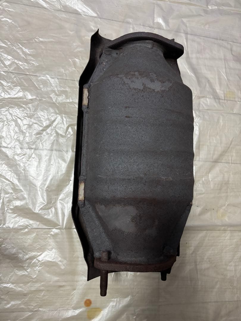 日産シルビアＳ１５、Ｓ１４純正触媒。車検対応！