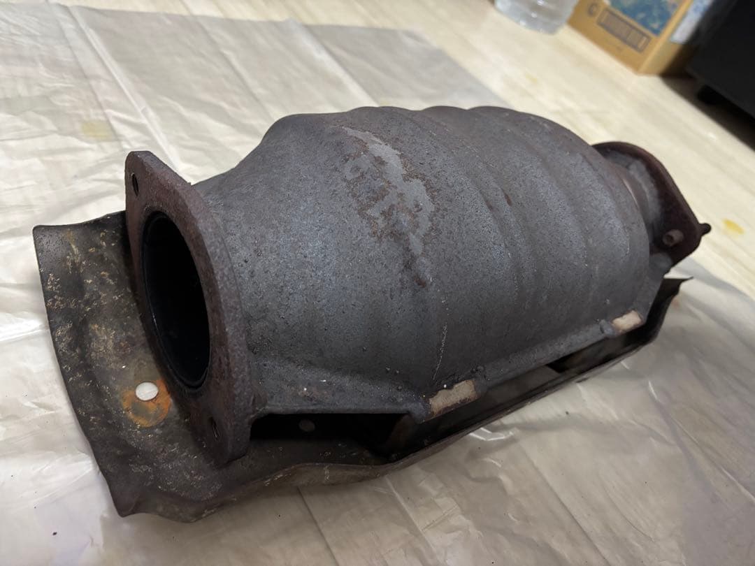 日産シルビアＳ１５、Ｓ１４純正触媒。車検対応！