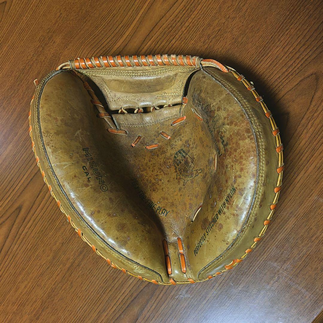 ミズノ・ワールドウィン（赤カップ）　硬式用キャッチャーミット