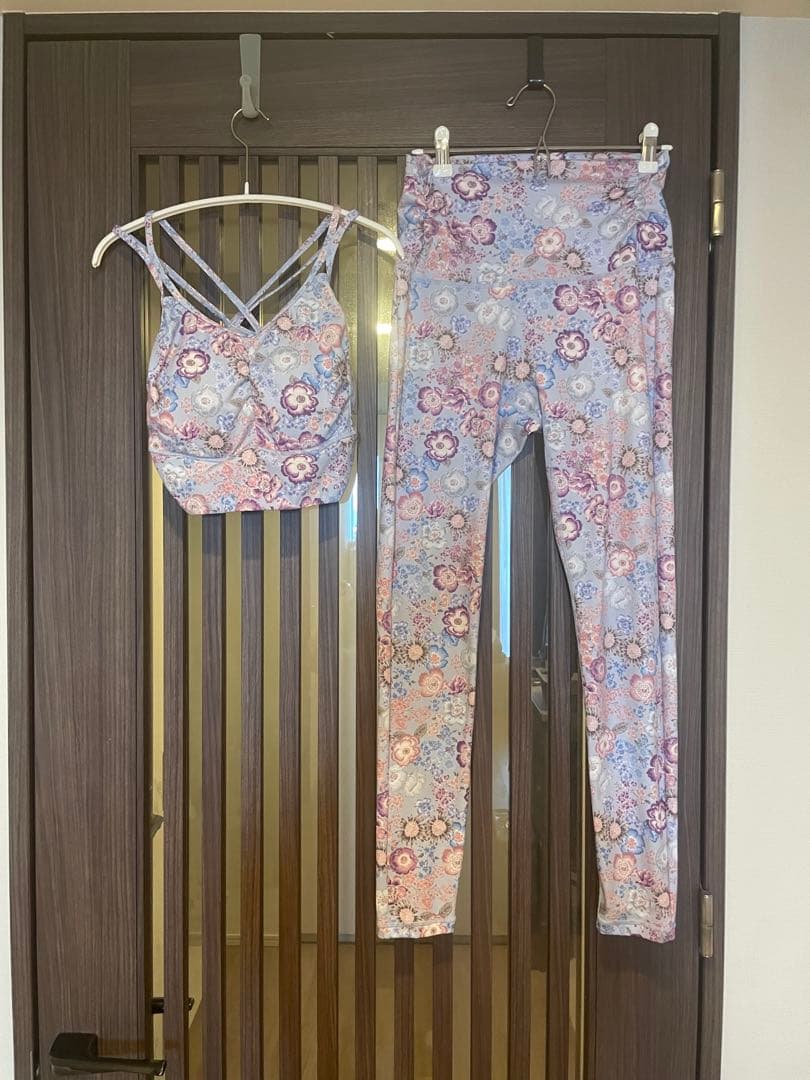 【SUKALA】エンブロイダリープリント　ヨガウェア　上下セット　Mサイズ